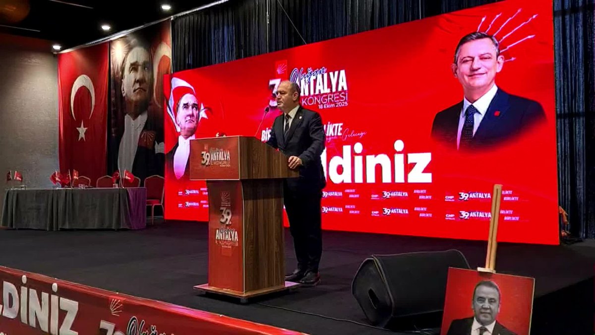 CHP Antalya'da kongreyi gerçekleştirdi, Karabat iktidarı eleştirdi