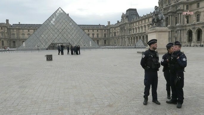Louvre Müzesi'nden tarihi mücevher soygunu