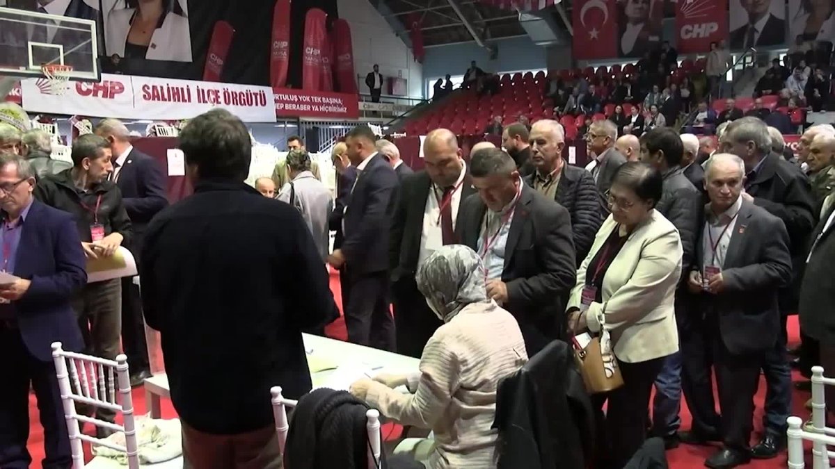CHP Manisa'da olağan kongre heyecanı devam ediyor