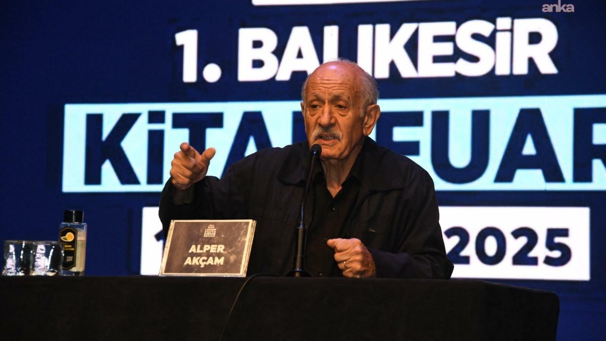 Alper Akçam, kitap severlerle buluştu