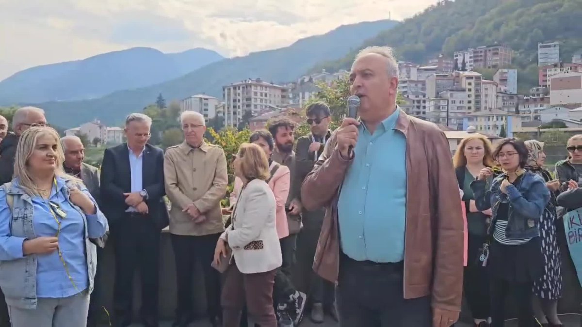 Borçka Tiyatro Festivali coşkuyla başladı