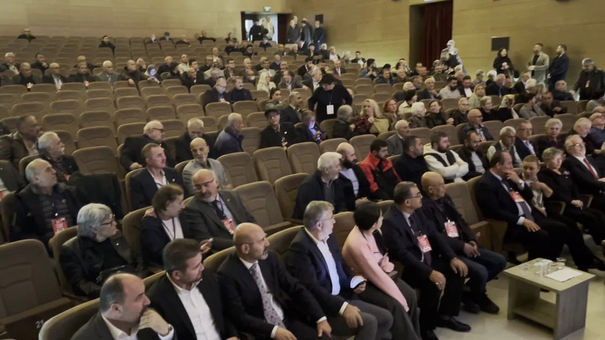 Vedat Yaşar, CHP Karabük İl Başkanlığına yeniden seçildi