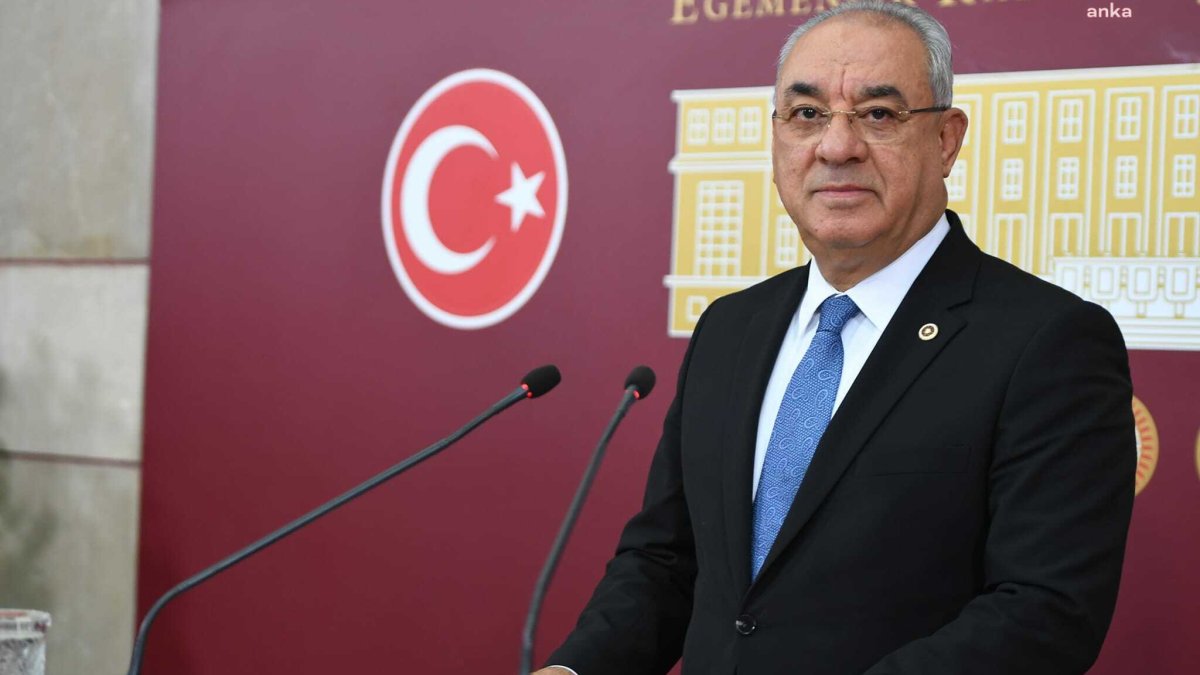 Aksakal'dan Tufan Erhürman'a tebrik geldi