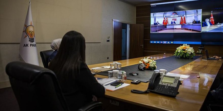 Siyasi partiler video konferans aracılığıyla bayramlaştı