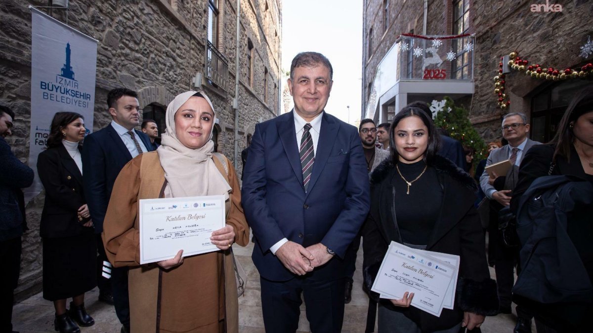 İzmir'de kadınlar ve gençler için istihdam programı devam ediyor