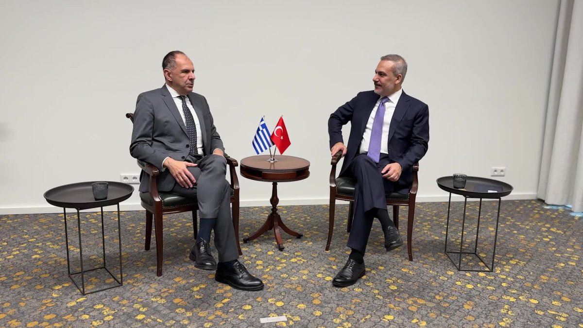 Bakan Fidan, Yunan mevkidaşıyla önemli bir görüşme yaptı