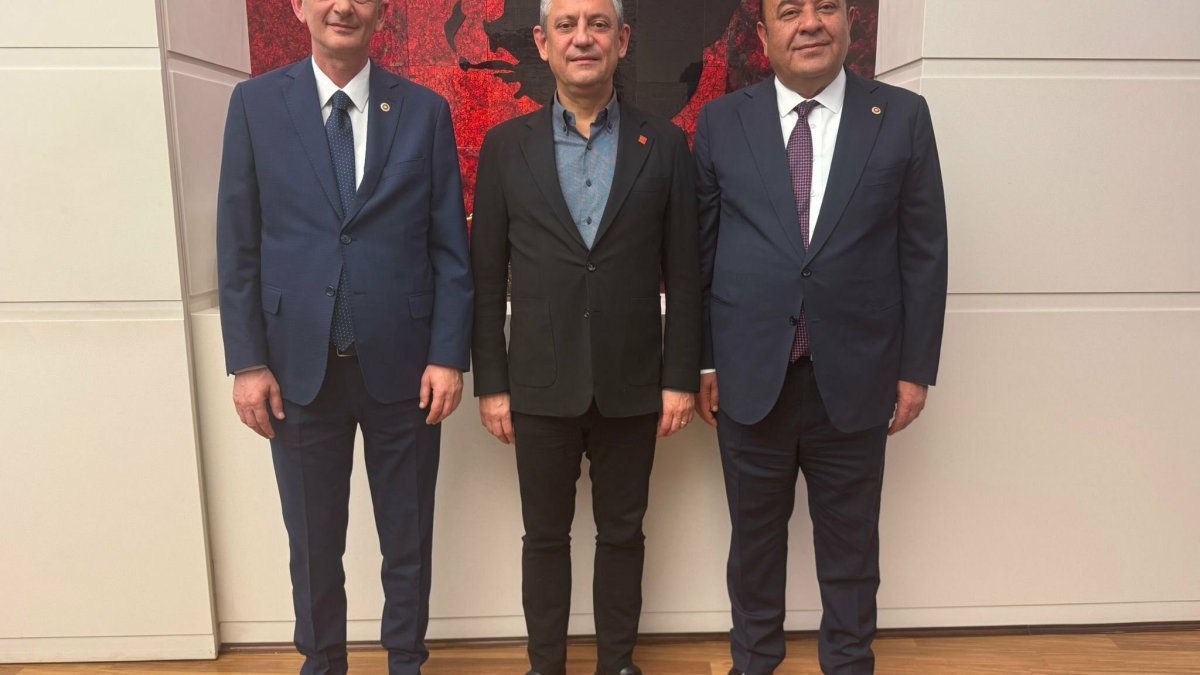 Ümit Dikbayır, Özgür Özel ile buluştu