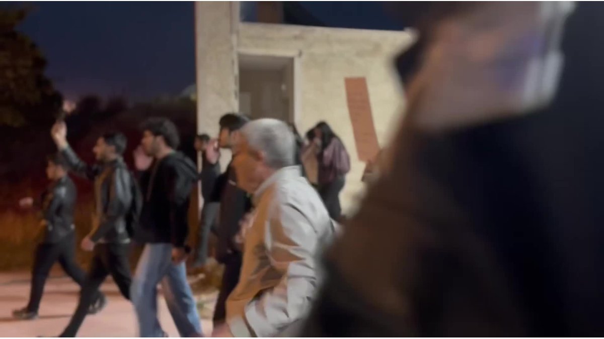 Van'da protestolar 8. günde de şiddetlendi