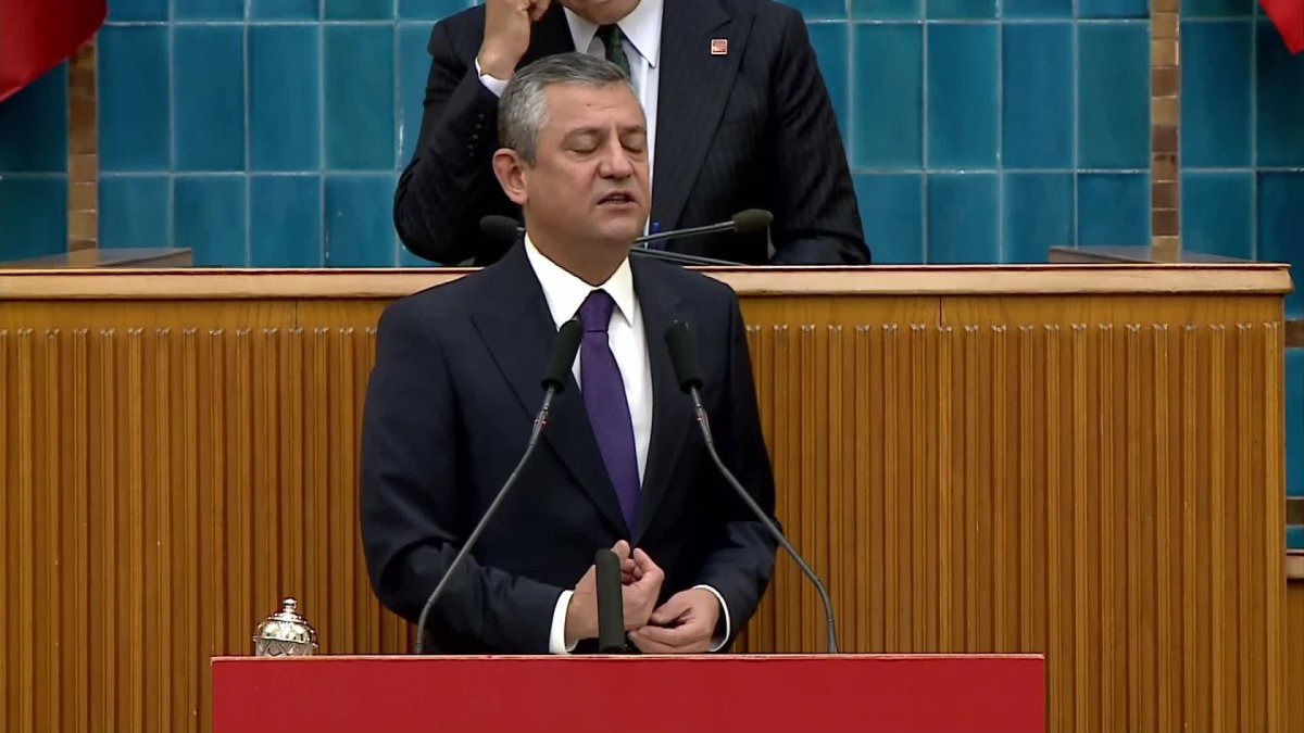 Özgür Özel'den Kıbrıs mesajı: 'Galibiyet Türkiye'de olacak'