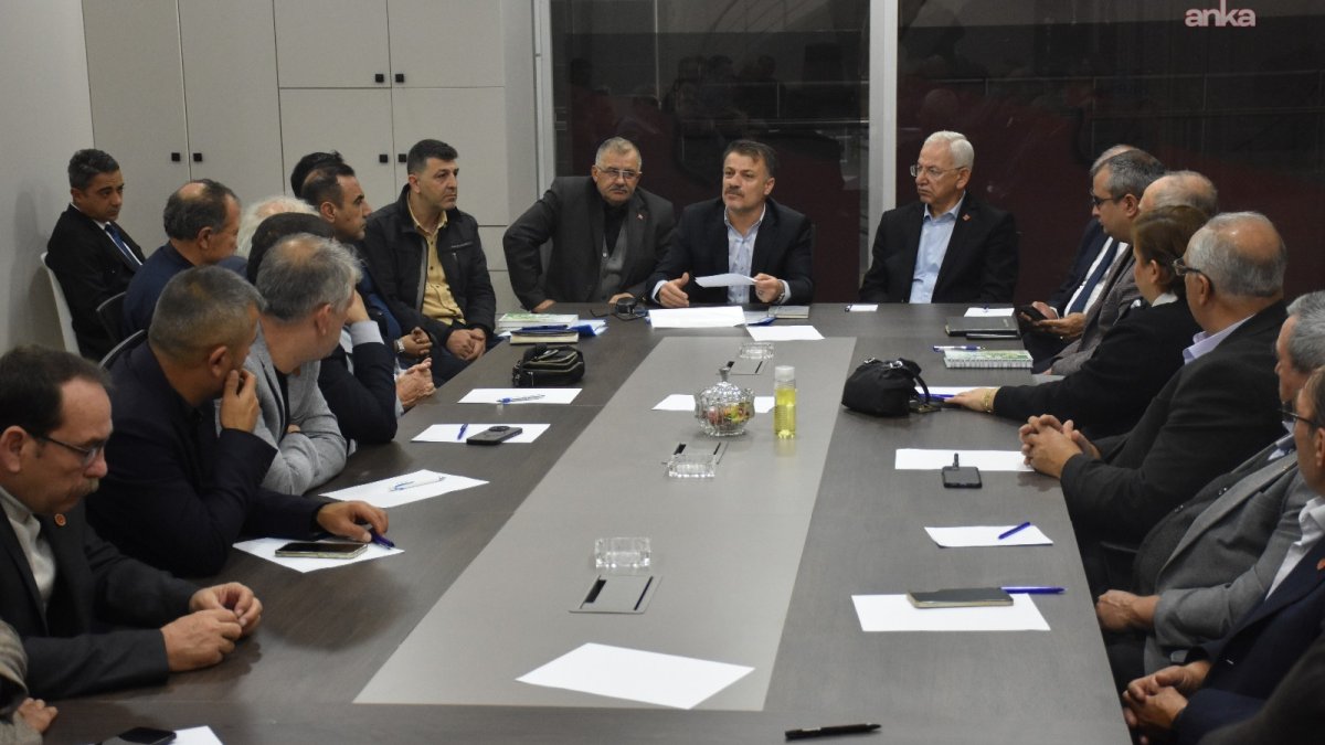 Gemlik'te muhtarlar buluştu, talepler gündeme geldi