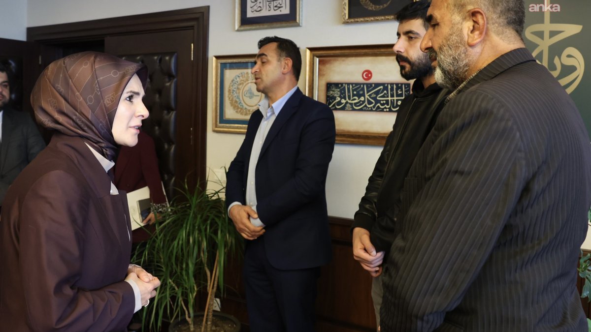 Bakan Göktaş, Rojin Kabaiş'in babasıyla bir araya geldi