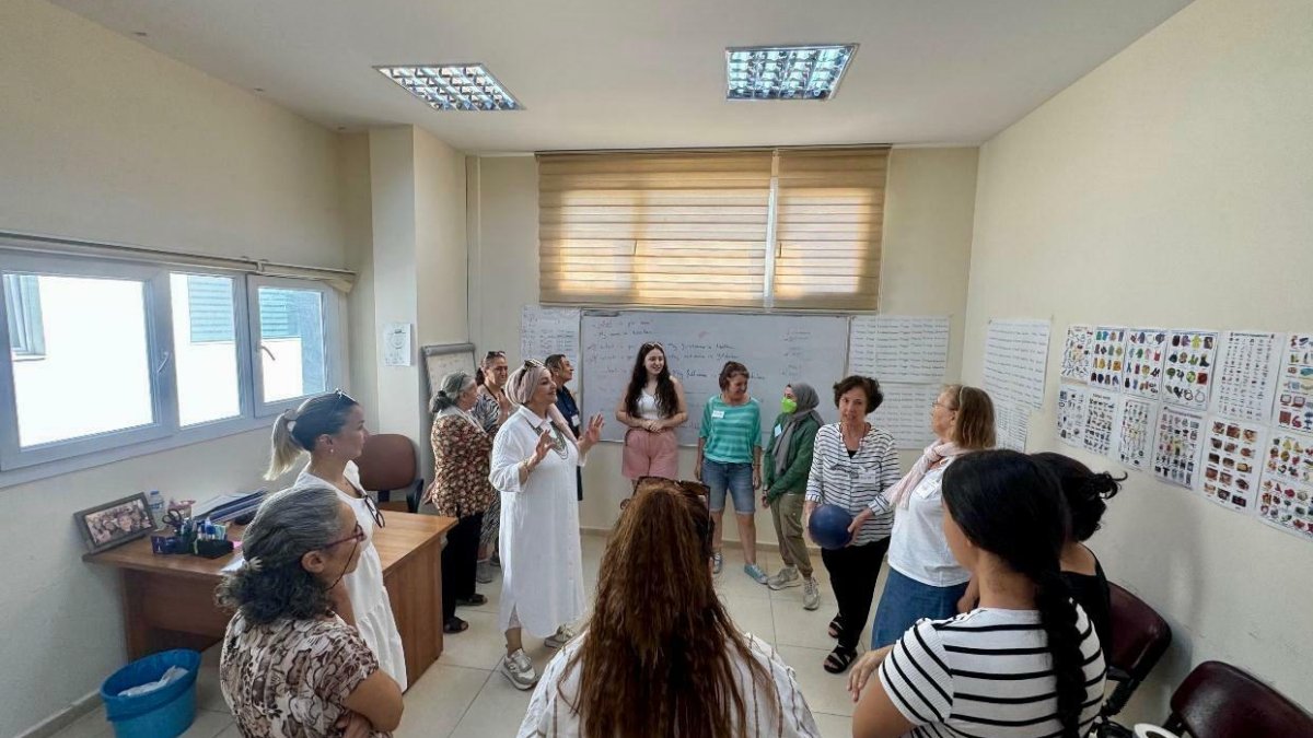 İzmir'de Kadınlar için dil kursları başladı