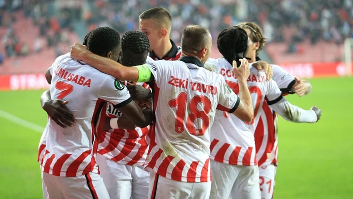 Samsunspor Dinamo Kiev'i ezdi geçti!