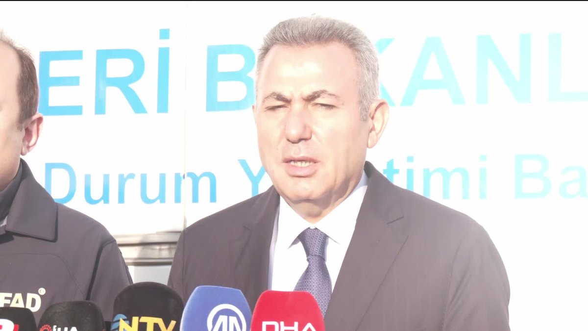 Foça'da sel felaketi: Bir kişi kayıp, arama çalışmaları sürüyor