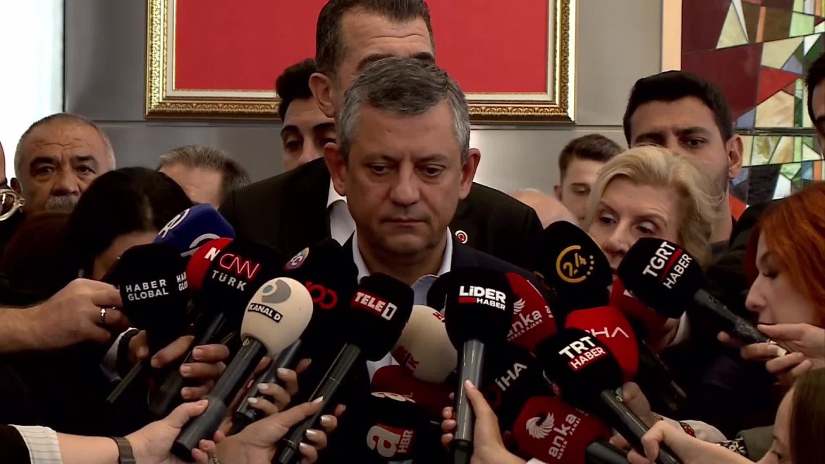 Özgür Özel: 'Casus diyenler yine yanlış yapıyor'