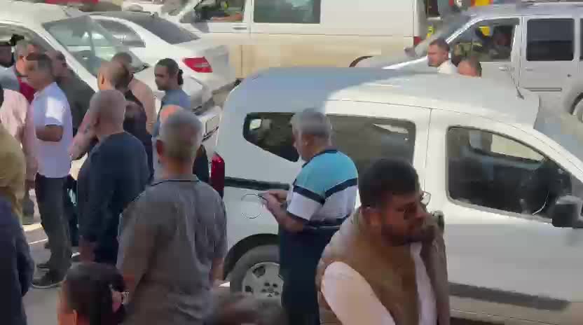 Antakya'da esnaftan elektrik kesintilerine sert tepki