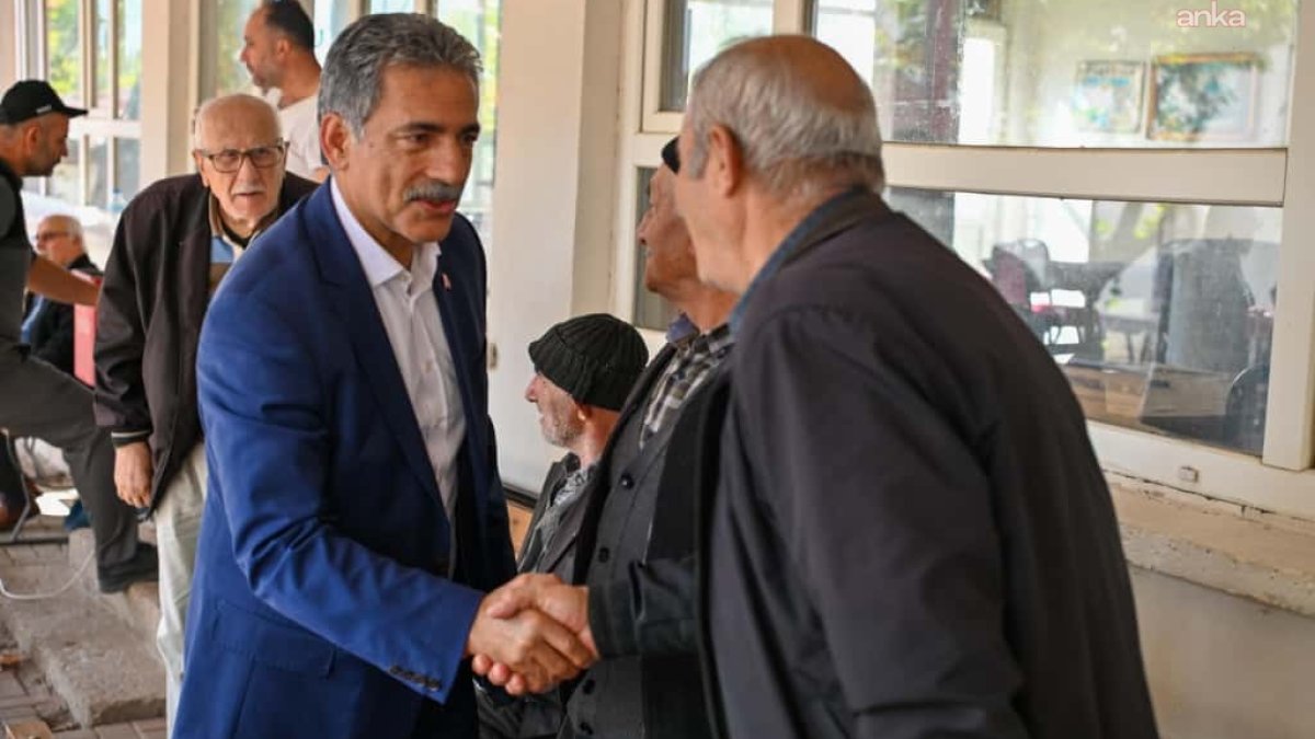 Başkan Deviren, Fevziye'de vatandaşlarla bir araya geldi