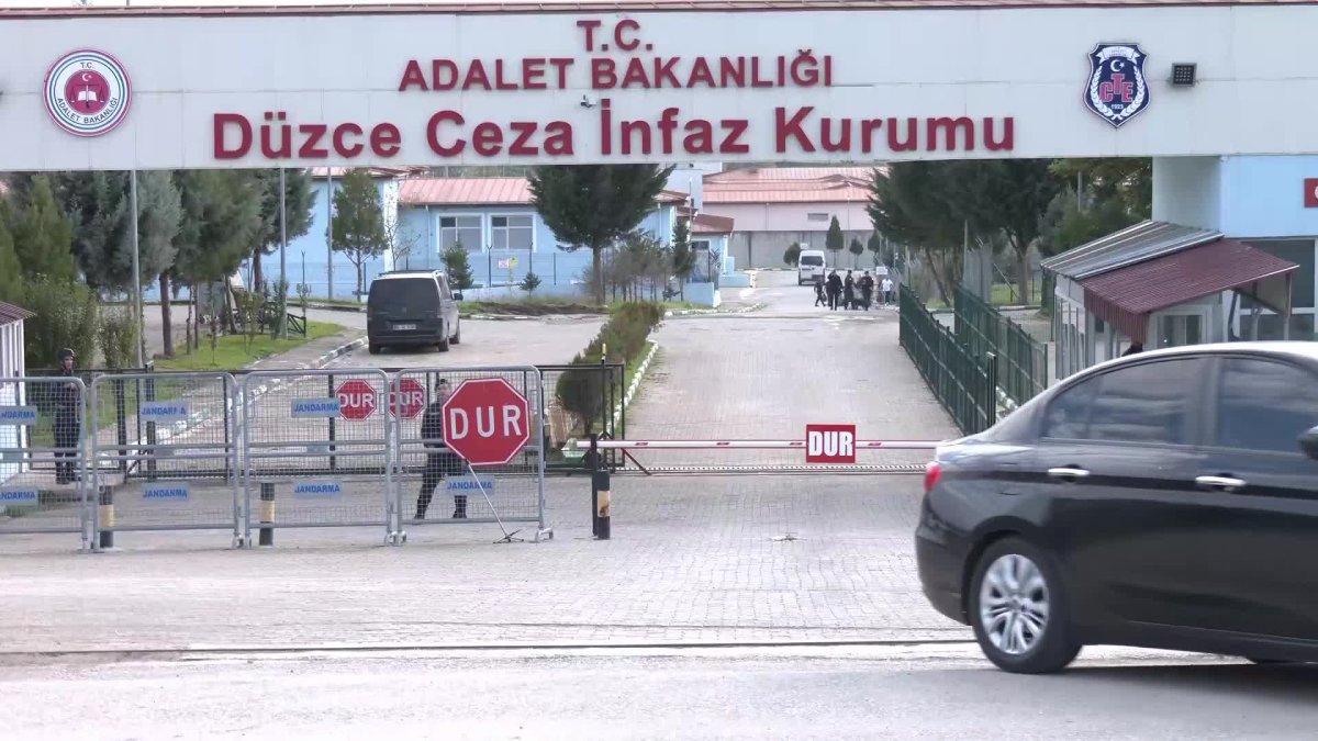 Özgür Özel'den cezaevinde anlamlı ziyaret