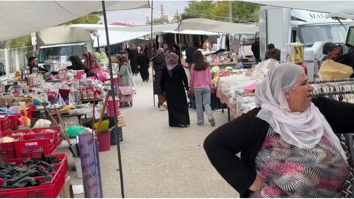 Pazar hayatı tehlikede: Esnaf ve vatandaş dertli!