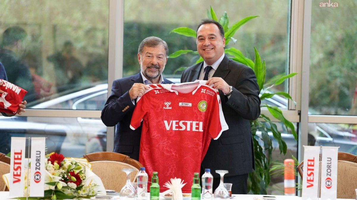 Başkan Dutlulu, kadın voleybol takımının sponsoru Vestel’i ziyaret etti