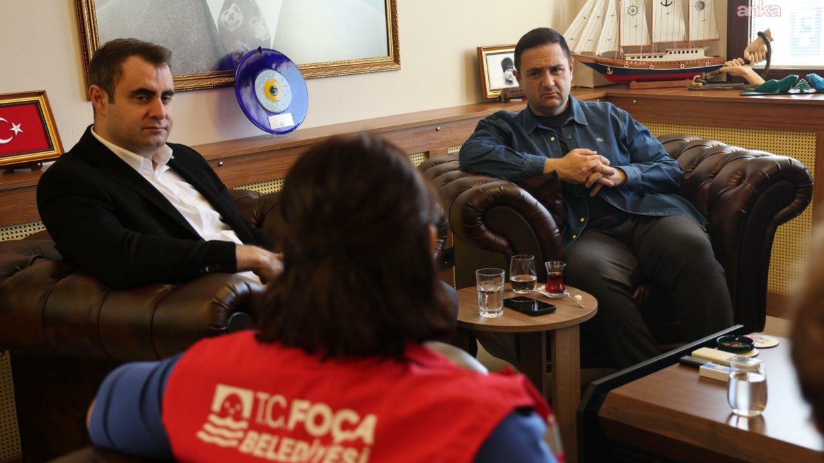 CHP heyeti İzmir Foça'da sel mağdurlarını ziyaret etti