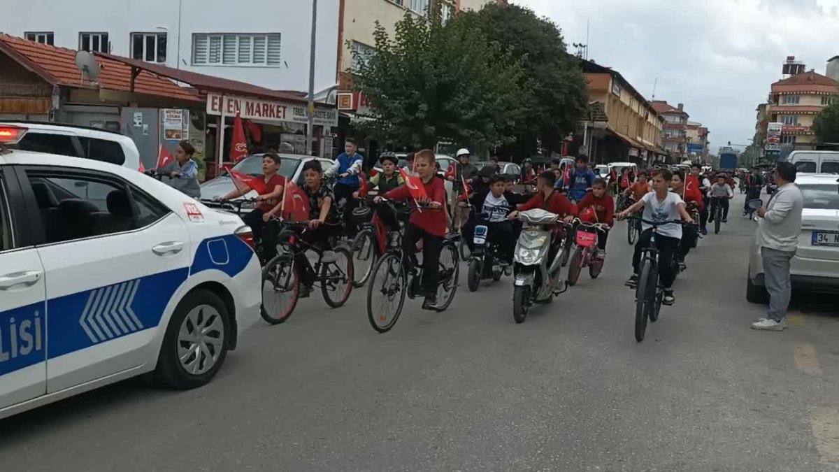 Cumhuriyet coşkusu için pedal çevirdiler