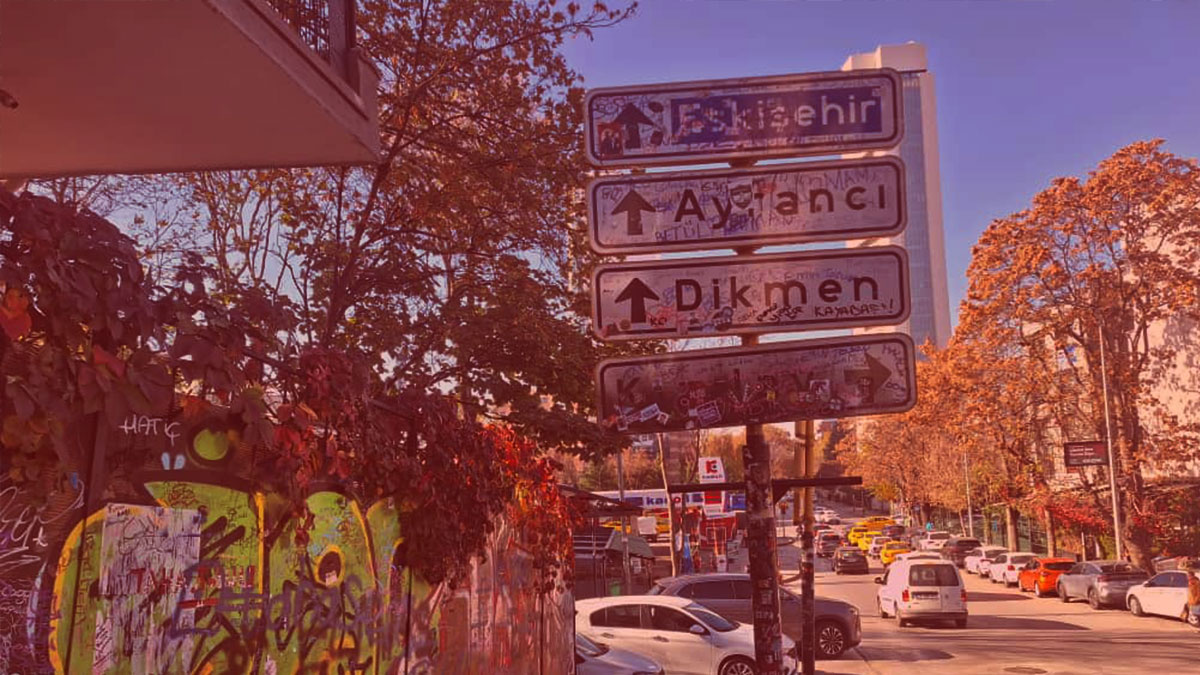 Akım çekme yarışı bıçaklı kavgaya dönüştü! 2 kişi yaralandı