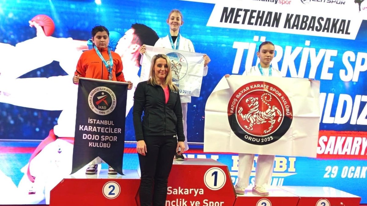 Eskişehirli Begüm Tunçbilek Türkiye Karate Şampiyonu Oldu
