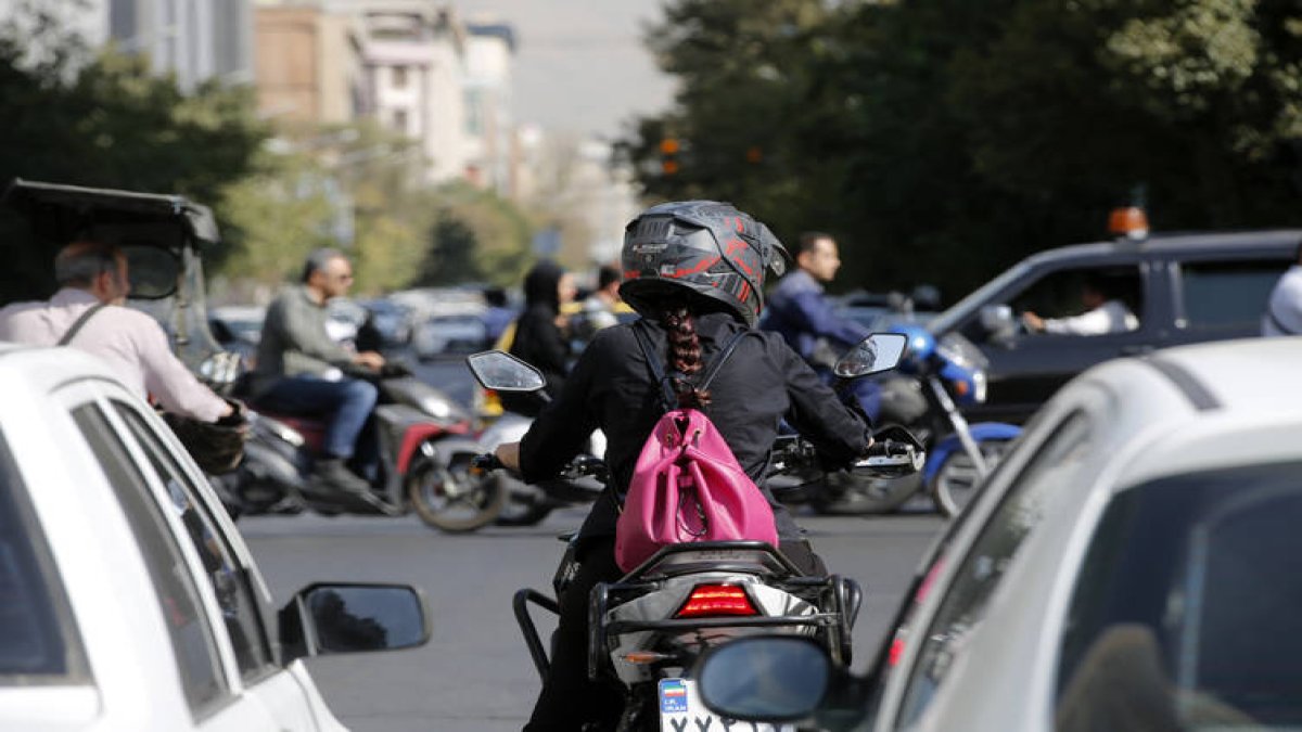 İran’da Kadınlara Motosiklet Ehliyeti: Yeni Dönem Başlıyor