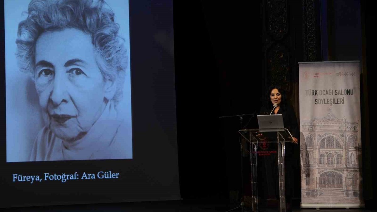 Füreya Koral'ın Sanat Yolculuğu Ankara'da Anlatıldı