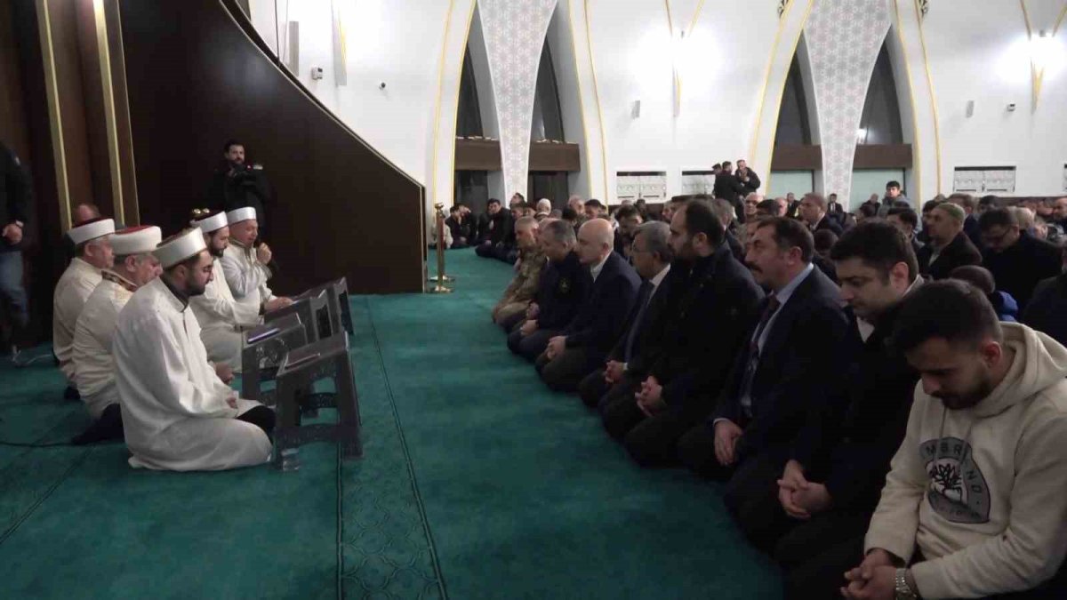 Adıyaman’da Deprem Şehitleri İçin Mevlit Programı Düzenlendi