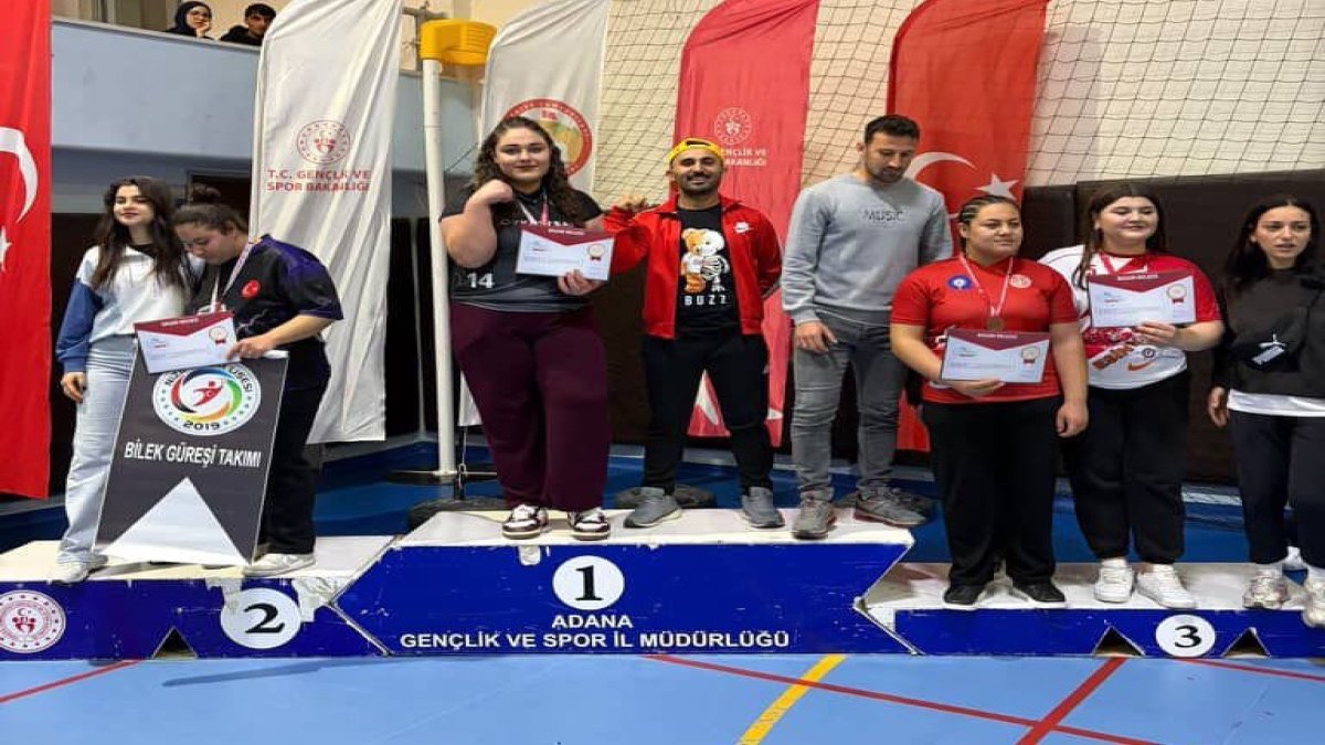 Tekirdağlı Genç Sporcu Bilek Güreşinde Türkiye Birincisi