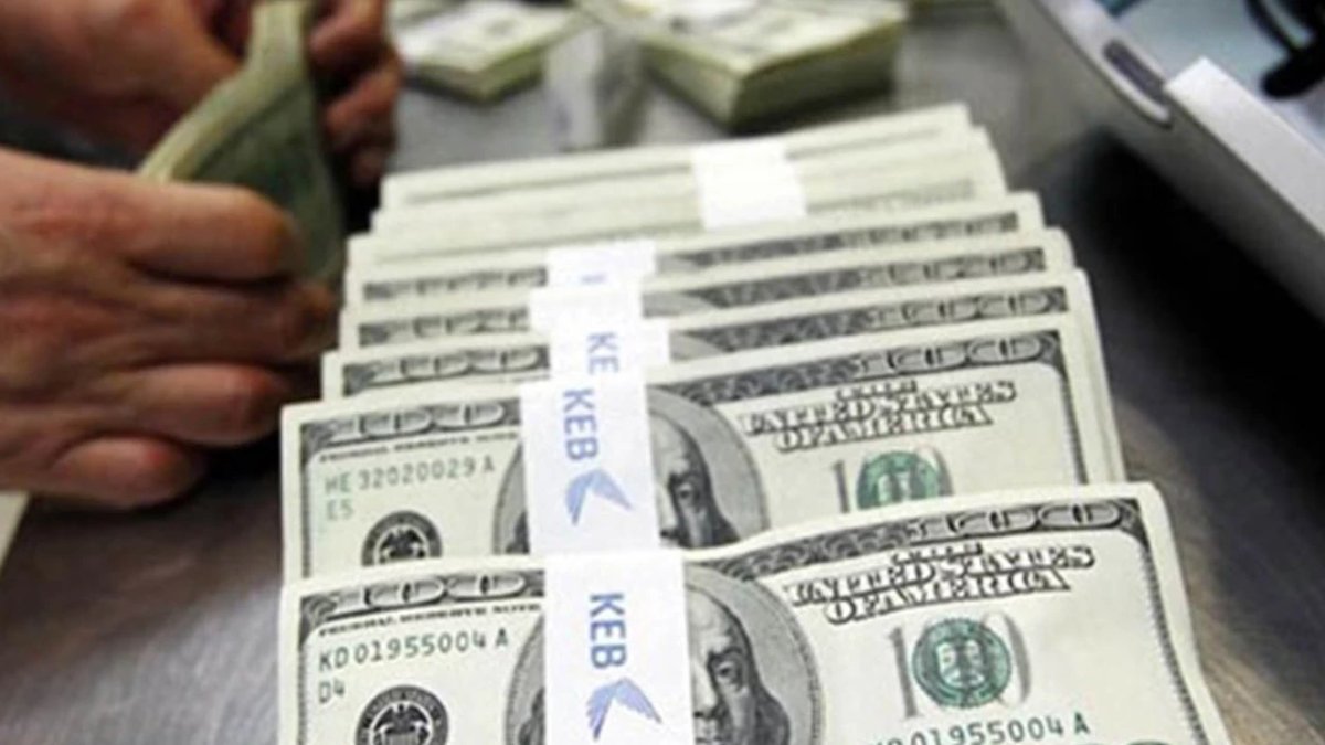 Cari açık 8 ayın zirvesinde