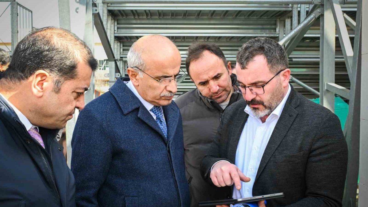 Malatya'da Spor Köyü Projesi Başladı: Atletizm Pisti İnşaatı Tam Gaz