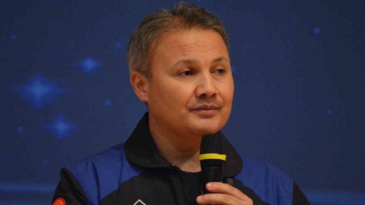 Türkiye'nin İlk Astronotu Alper Gezeravcı, Çorum'da Öğrencilerle Buluştu