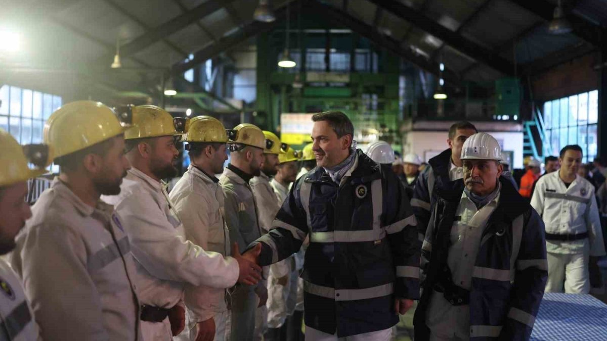 Bakan Bayraktar, Kozlu Maden Ocağında Madencilerle İftar Yaptı