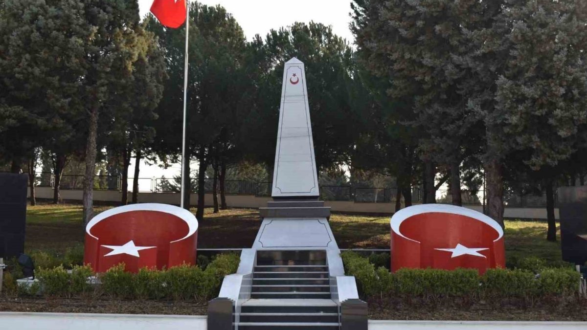 Bursa'da Ramazan Ayında Şehitlere Vefa: 17 İlçede Dualar Edildi