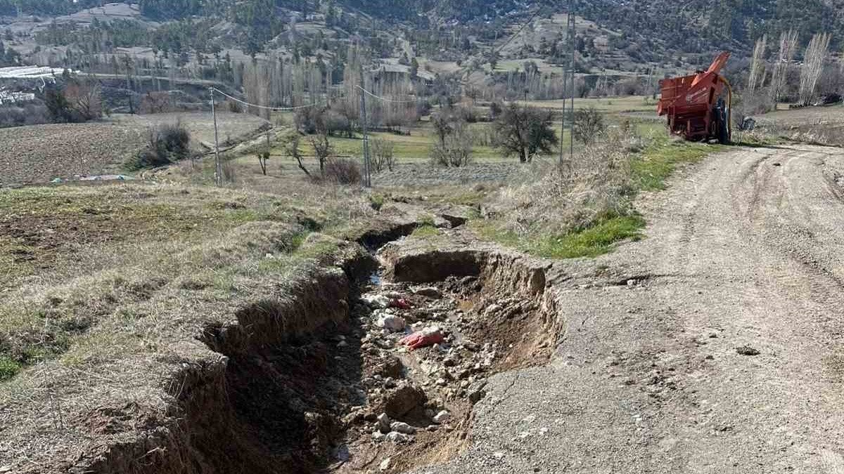Çameli Belediyesi Yol Bakım Çalışmalarında İlerleme Kaydediyor