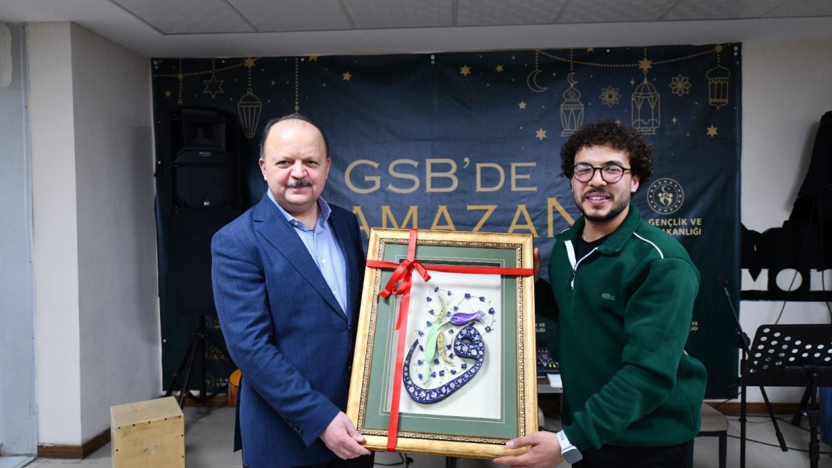 Vali Meftun Dallı Kastamonu'da Öğrencilerle İftar Yemeğinde Buluştu