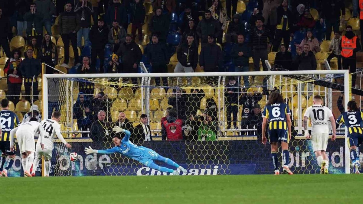Fenerbahçe'nin Savunma Zafiyeti: Son 7 Maçta Gol Yedi