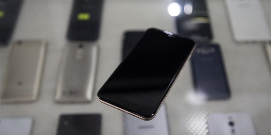 Yurt dışından cep telefonu getirenler dikkat!