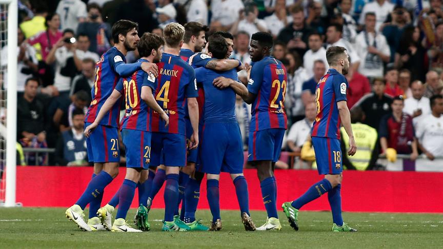 Barcelona, galibiyet serisini derbide sürdürdü