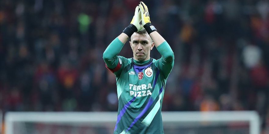 Fernando Muslera ameliyat edildi