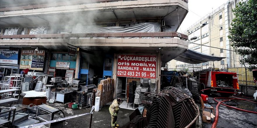 Zeytinburnu'nda sanayi sitesinde yangın