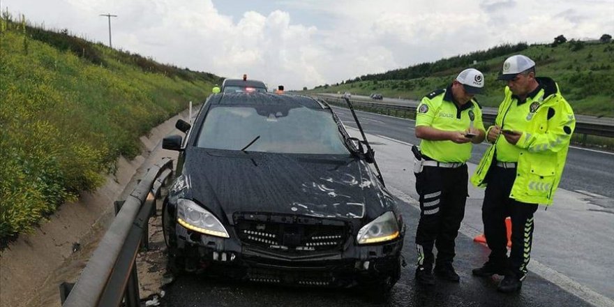 İYİ Parti'li Beyaz ve Reis trafik kazasında yaralandı