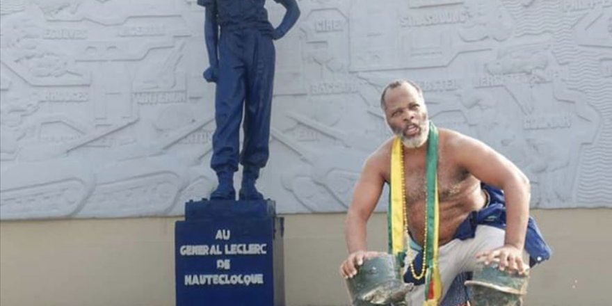 Afrikalı aktivistin 'heykel' mücadelesi