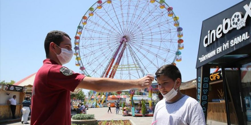 Lunapark ve tematik parklar açıldı