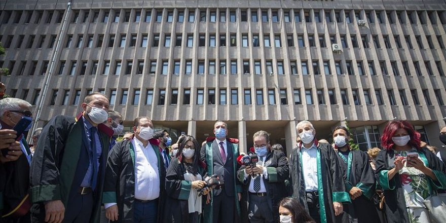 Ankara Barosu avukatları çoklu baro düzenlemesini protesto etti