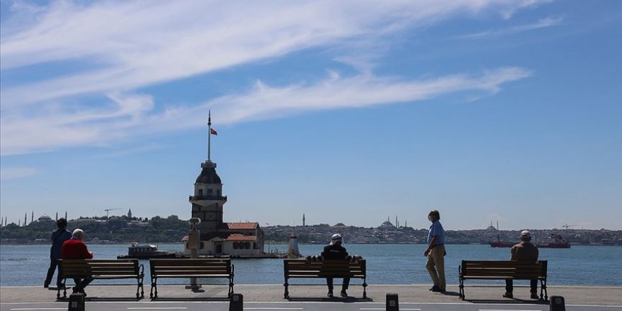 Üsküdar Sahili'nde kabuklu yemiş yemek yasaklandı