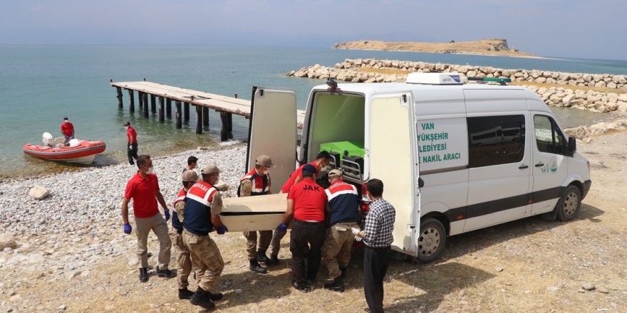 Van Gölü'nde kaybolan 3 kişinin daha cesedi bulundu